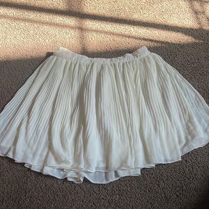 Flowy white skirt